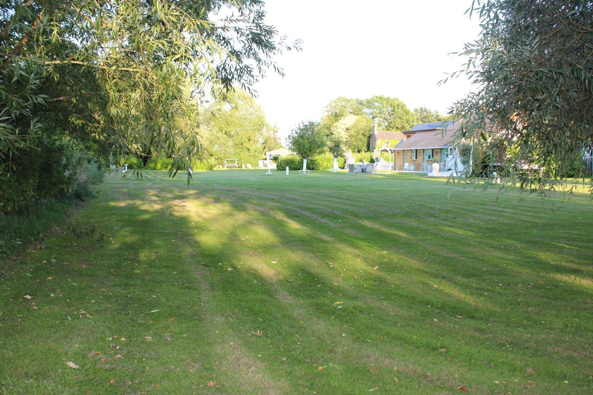 The Willowford Milton Keynes Esterno foto